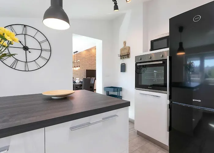 Apartman Adrijana 2 *