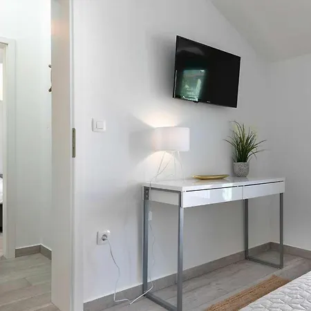Adrijana 2 Apartment Porec