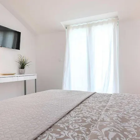 Adrijana 2 Lejlighed